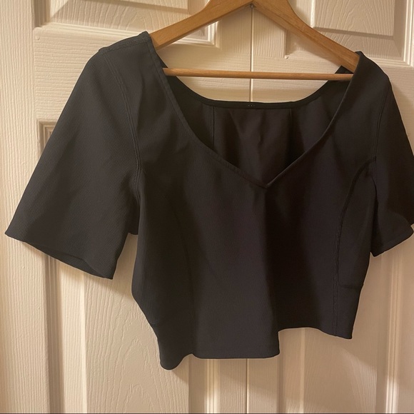 Lululemon Ribbed Contoured V-Neck Yoga Short Sleeve Shirt - Picture 6 of 9